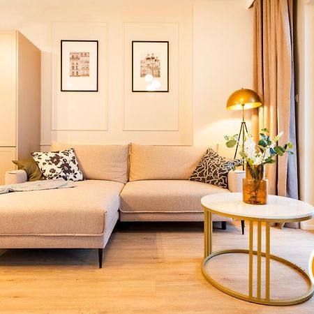 Apartamentysnu, Wola Tower Z Parkingiem Warschau Buitenkant foto